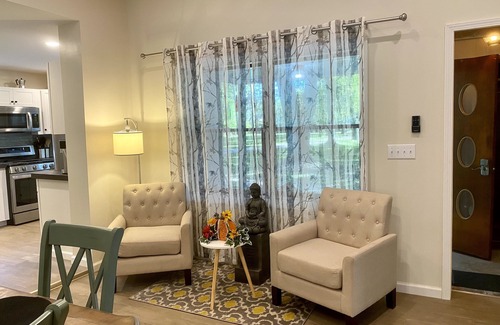 Sawyer Casa | Pet friendly! Minutes from Lake Michigan. 1hr 20 mins from Chicago