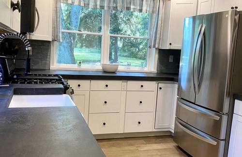 Sawyer Casa | Pet friendly! Minutes from Lake Michigan. 1hr 20 mins from Chicago