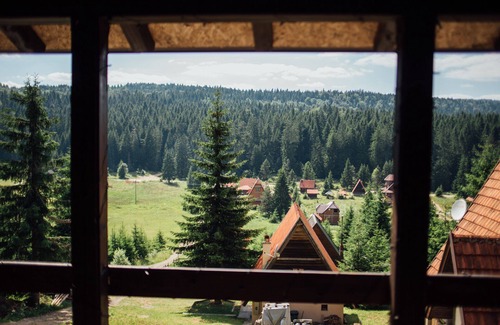 Konjska Reka Casa | Casa de montaña que admite mascotas en el Parque Nacional T con una gran terraza y vistas increíbles