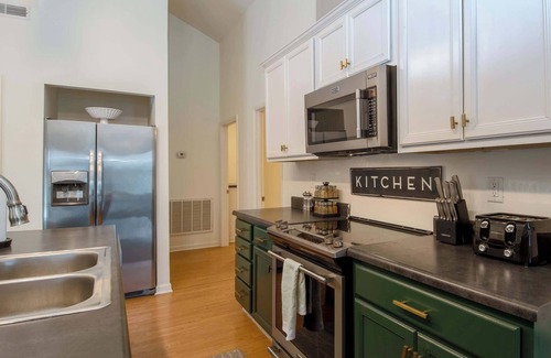 Hillwood Casa | Pet Friendly | Near DT Nash & Music Row!