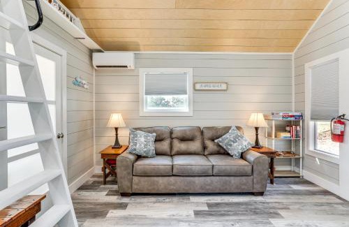 Dogwood Park Apartamento | Pet Friendly! Norfork Lake Getaway with Fire Pit