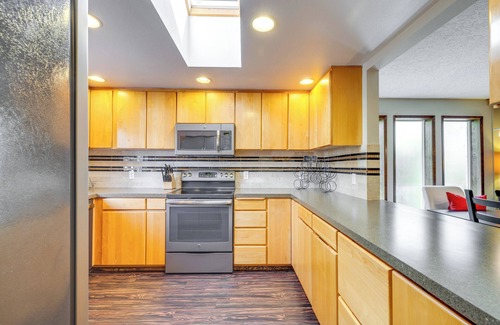 Ocean Park Casa | Pet-Friendly Ocean Park Rental w/ Outdoor Fire Pit