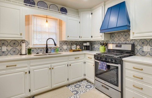 Central Oklahoma City Cabaña | Pet-friendly Oklahoma City Home w/ Patio!