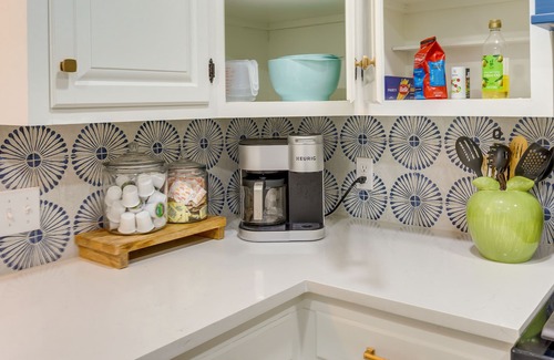 Central Oklahoma City Cabaña | Pet-friendly Oklahoma City Home w/ Patio!