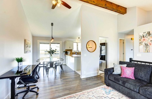Omaha Casa | Pet-Friendly Omaha Vacation Rental w/ Deck!