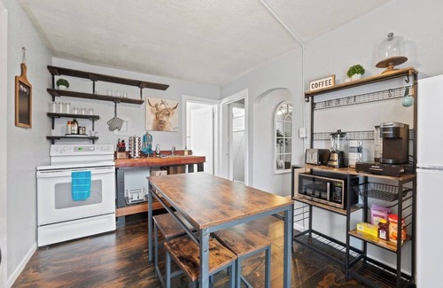 Fort Wayne Apartamento | Pet-Friendly One-Bedroom Apartment in Downtown
