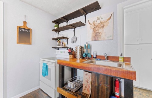 Fort Wayne Apartamento | Pet-Friendly One-Bedroom Apartment in Downtown