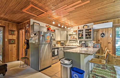Harbor Springs Cabaña | 'One Crow Cottage' 1BR Good Hart House!