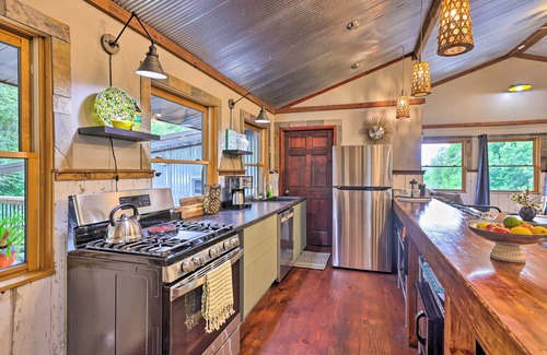 Fremont County Cabina | Pet-Friendly Outdoor Paradise w/ Grill, Decks
