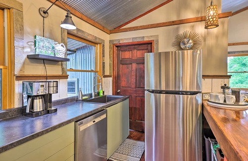 Fremont County Cabaña | Pet-friendly Outdoor Paradise w/ Grill, Decks