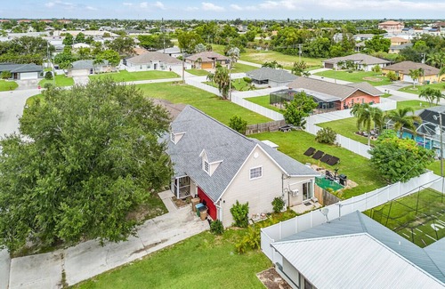 Fort Myers Apartamento | Pet-Friendly Outdoor Space + Parking