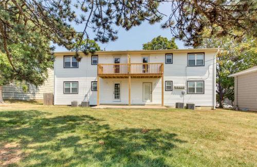 Lenexa Apartamento | Pet-Friendly Overland Park Condo with Pool Access!