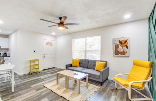 Lenexa Apartamento | Pet-Friendly Overland Park Condo with Pool Access!