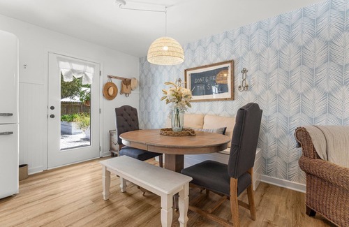 Gulfview Heights Casa | 🌊Pet Friendly-Private Pool-4 Bikes-Short Walk to the Beach-Cottage Haven🌊