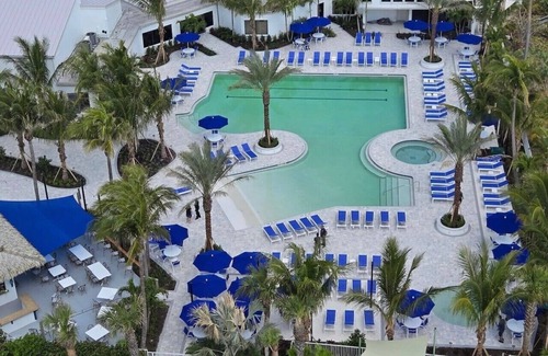 Fort Pierce Condominio | Pet-Friendly Condo in Ocean Village..Steps to the Ocean!