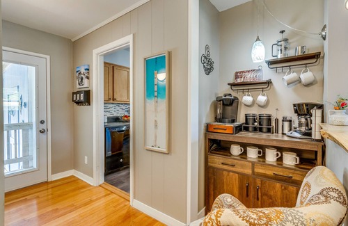 Southeast Pensacola Casa | Pet-Friendly Pensacola Home w/ Sunny Backyard!