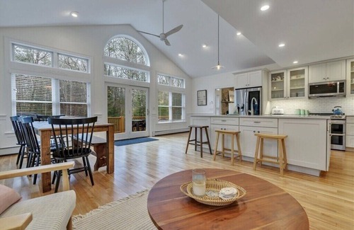 Kennebunkport Casa | Pet Friendly! Perfectly Located in Kennebunkport!