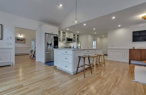 Kennebunkport Casa | Pet Friendly! Perfectly Located in Kennebunkport!