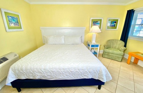 Atlantic Beach Hotel | Pet-friendly, Pool, 3 Blocks to Beach! Unit 112
