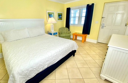 Atlantic Beach Hotel | Pet-friendly, Pool, 3 Blocks to Beach! Unit 112