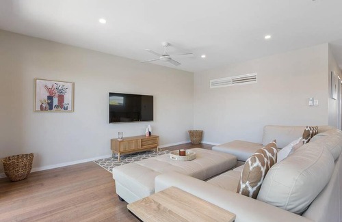 Maroochydore Casa | Pet Friendly, Pool and More in Maroochydore