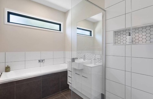 Maroochydore Casa | Pet Friendly, Pool and More in Maroochydore