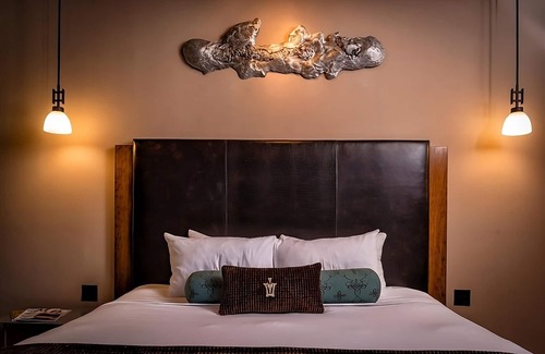 Fifth Ward Hotel | Pet-friendly Premium Loft King at The Iron Horse Hotel!