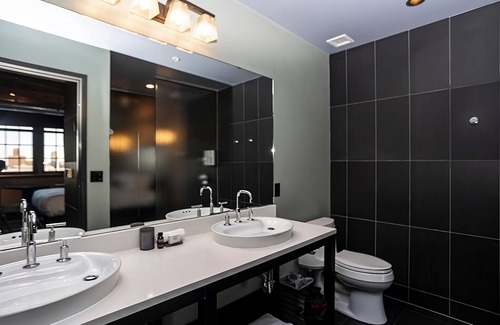 Fifth Ward Hotel | Pet-friendly Premium Loft King at The Iron Horse Hotel!