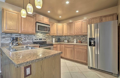 Prescott Casa | Pet-Friendly Prescott Townhome w/ Fireplace!