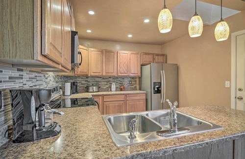 Prescott Casa | Pet-Friendly Prescott Townhome w/ Fireplace!