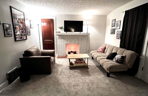 Kamm's Corners Apartamento | Pet friendly private apartment 10 minutes from downtown