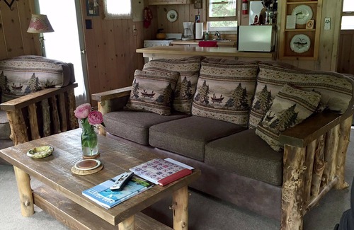 Egg Harbor Cabaña | Se aceptan mascotas Cottage privado en 10 Acre Farm en Fish Creek
