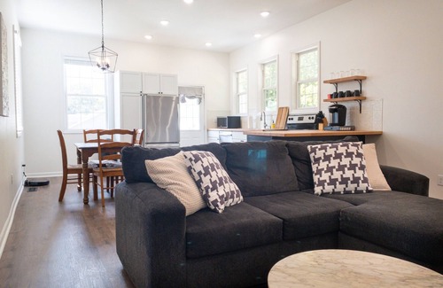 Pacific Casa | Pet Friendly - Private Home - Fenced Yard