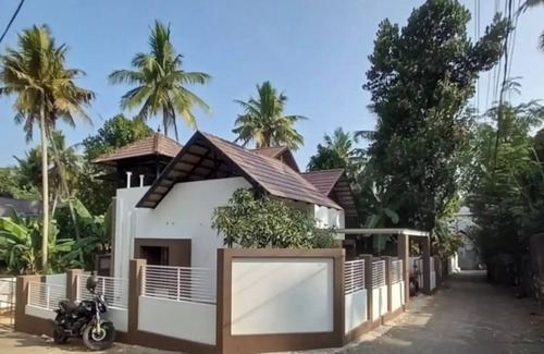 Nedumangad Apartamento | Modern Cozy 3 BRDK House