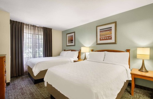 Carmel Mountain Ranch Hotel | Pet-Friendly Property w/ Outdoor Pool, Parking, Near San Diego Sights & Airport!