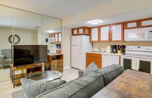 Sunset Reef Apartamento | Pet-Friendly Redington Shores Condo with Large Patio