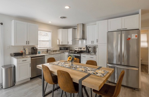 Rehoboth Beach Condominio | Pet Friendly Renovated Rehoboth Beach Condo w/ Parking