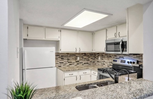 Golden Glades - The Woods Casa | Pet-Friendly Rental, Pool Table, 7 Min to Mayo Clinic!