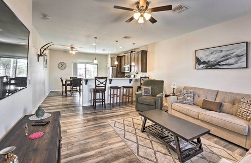 Holiday Shores Casa | Pet-Friendly Retreat - 1 Block to Colorado River!