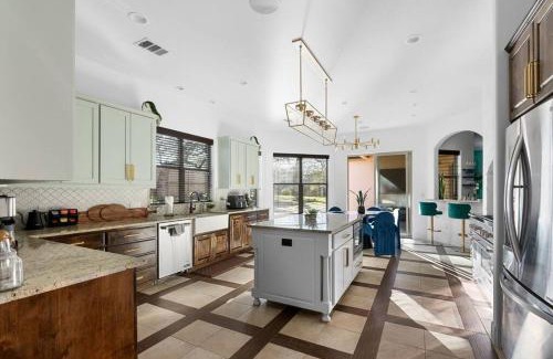 River Ridge Casa | Pet friendly Retreat in Austin with Pool-Backyard
