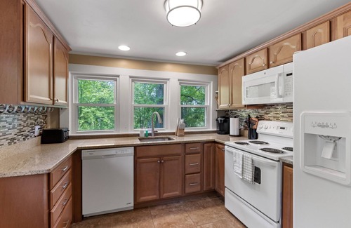 Greenville - Spartanburg Casa | Pet-Friendly Retreat: Porch, Fire Pit, Workspace
