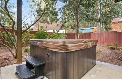 Mount Hood Village Casa | Pet Friendly Retreat Hot Tub & Games On Mt Hood