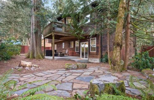 Mount Hood Village Casa | Pet Friendly Retreat Hot Tub & Games On Mt Hood