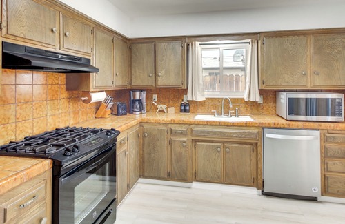 Ridgecrest Casa | Pet-Friendly Ridgecrest Home Near OHV Trails!