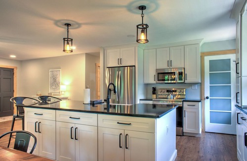 Canton Casa | Pet-Friendly Riverfront Retreat w/ Hot Tub, Pool Table + Biltmore Pass