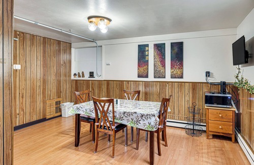 Rockford Casa | Pet-Friendly Rockford Home Near Skiing & Hiking!