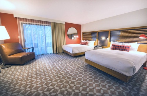Santa Cruz Hotel | Pet-friendly Room w/ Patio | Scenic Resort w/ Mountain Views