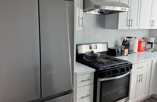 Lamanda Park Casa | Pet friendly-Rose Parade route-2-bedroom house walk to PCC, Cal Tech