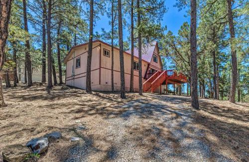 Ruidoso Casa | Pet-Friendly Ruidoso Cabin with Deck and Grill!