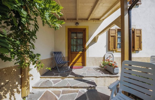 Castello-Molina di Fiemme Apartamento | Apartamento estudio Casa Nicole que admite mascotas con vistas a la montaña, Wi-Fi y jardín
